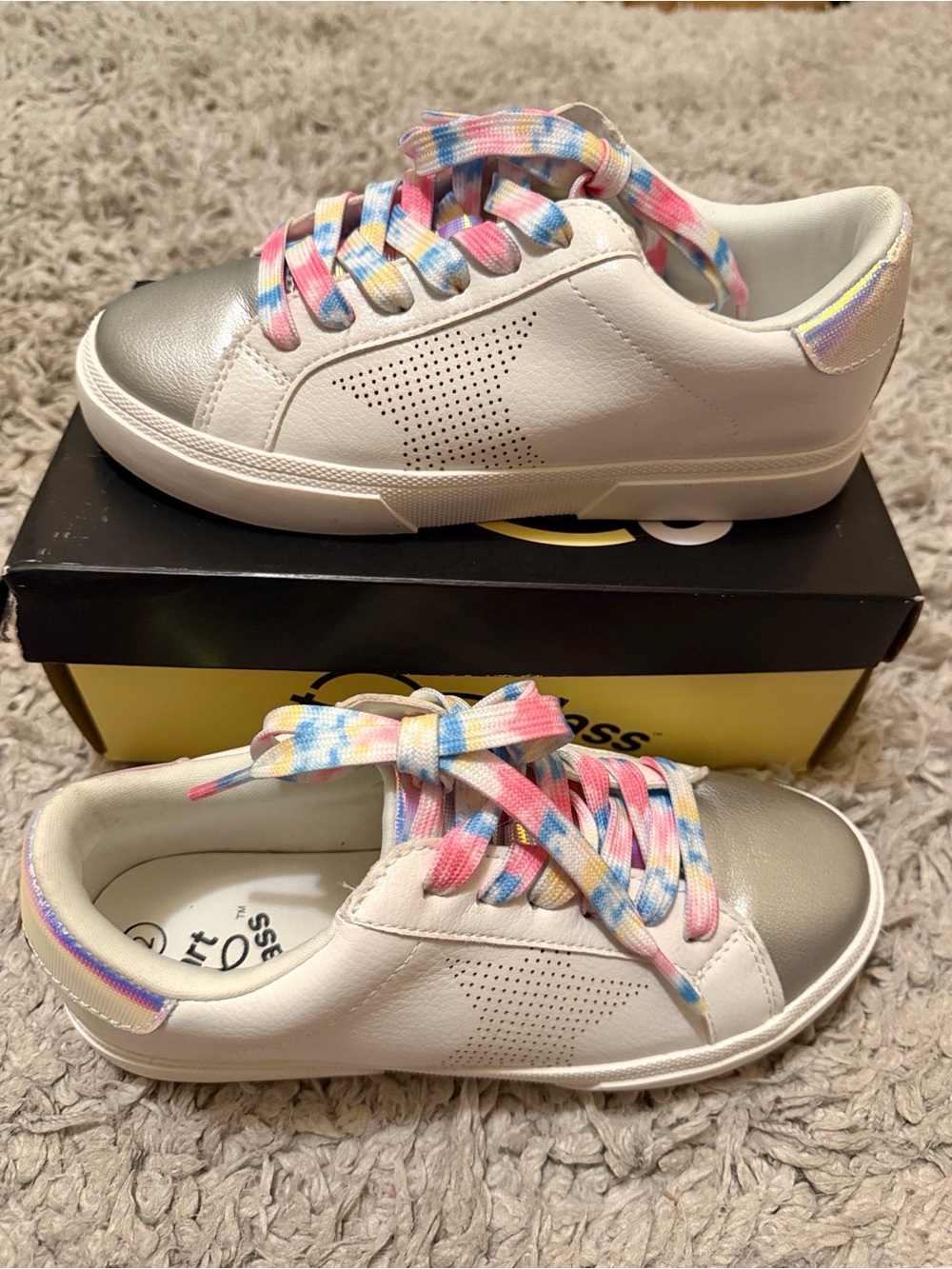 NIB Art Class “Talia” Sneakers, Size 2